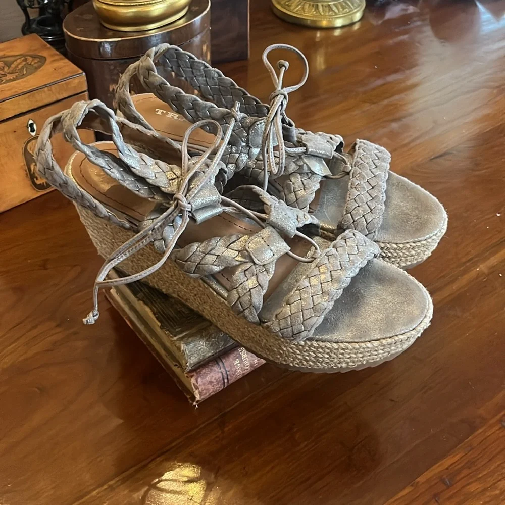 Trask wedges strappy